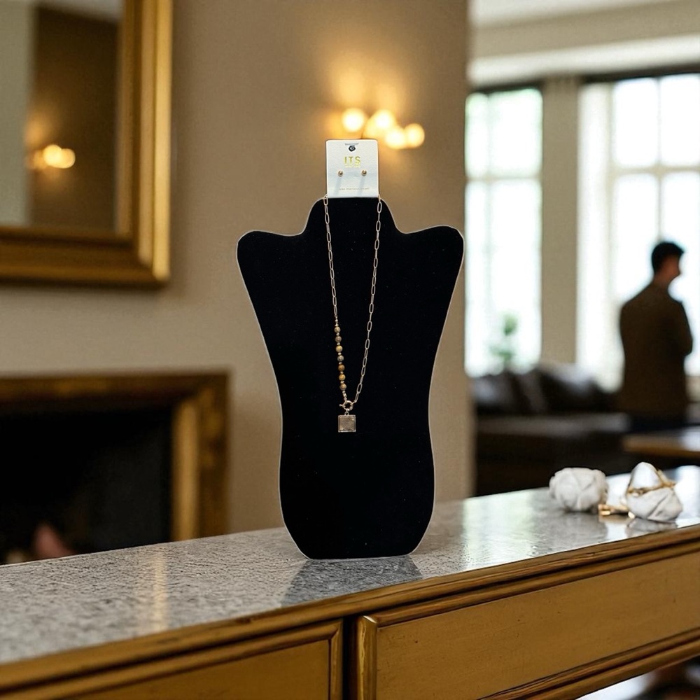 It's Sense Semi Precious Stone Necklace and Earring Set‎ NEW